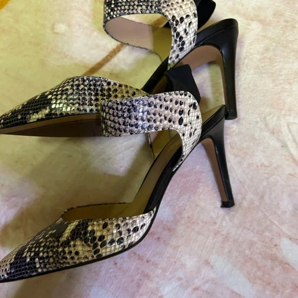 Franco Sarto Snakeskin Patterned Heels - Picture 2 of 5